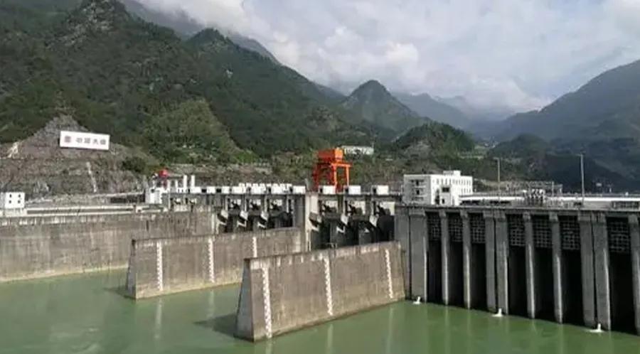 燃?xì)獍l(fā)動機